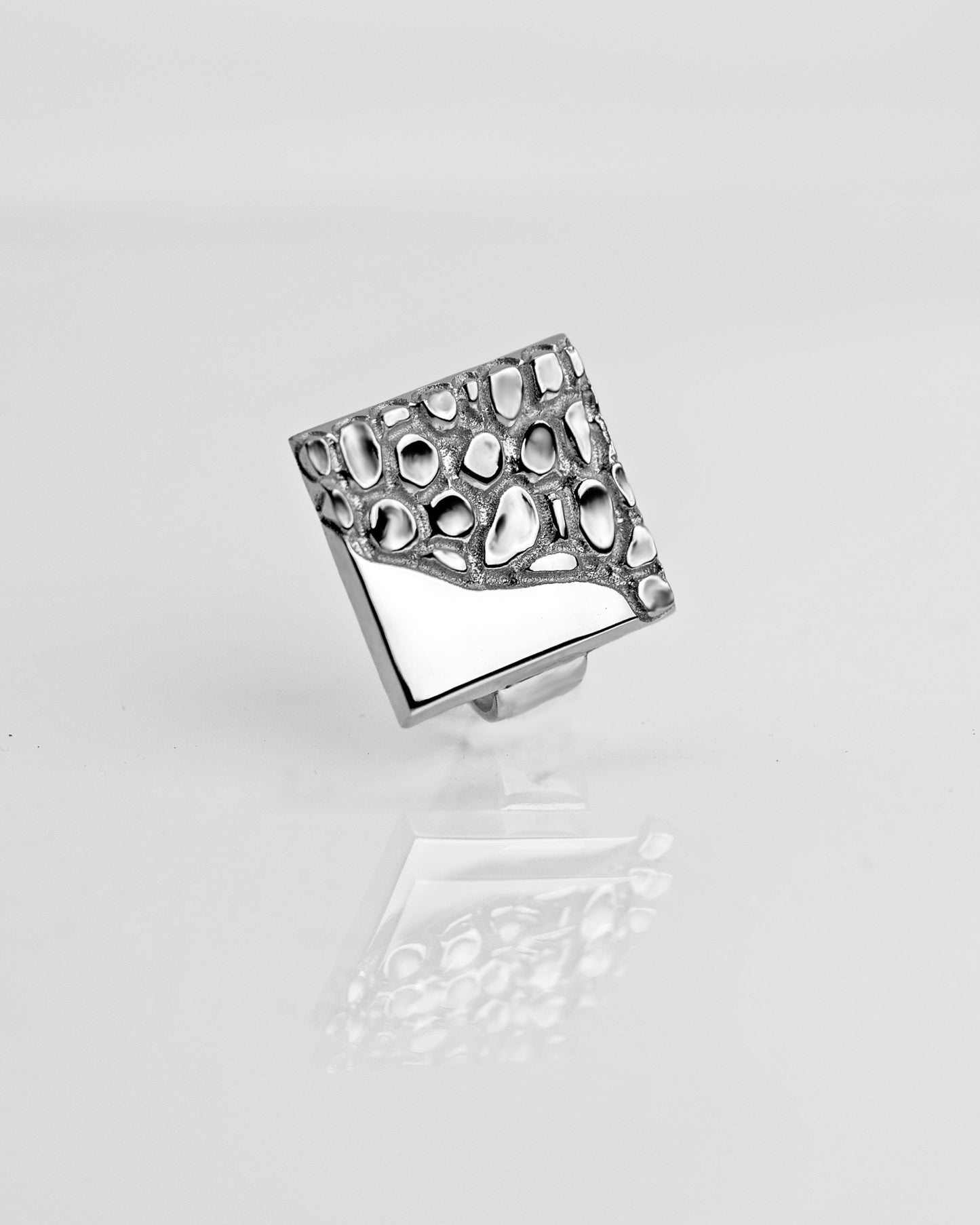 C2 SILVER NUGGET HAT CLIP