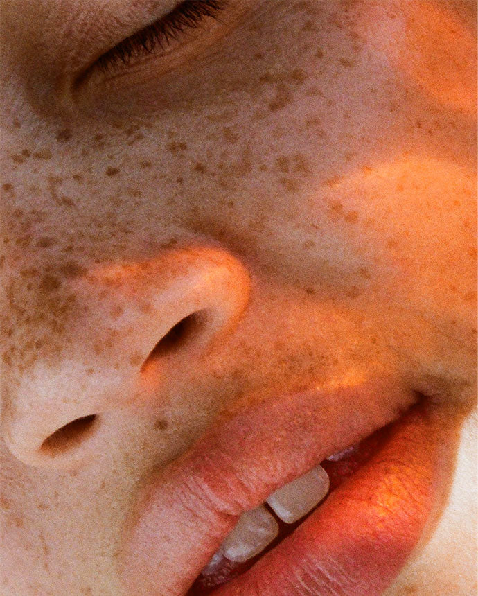 Face oil;– apply a few drops to cleansed skin, finger massage or gua sha to finish.