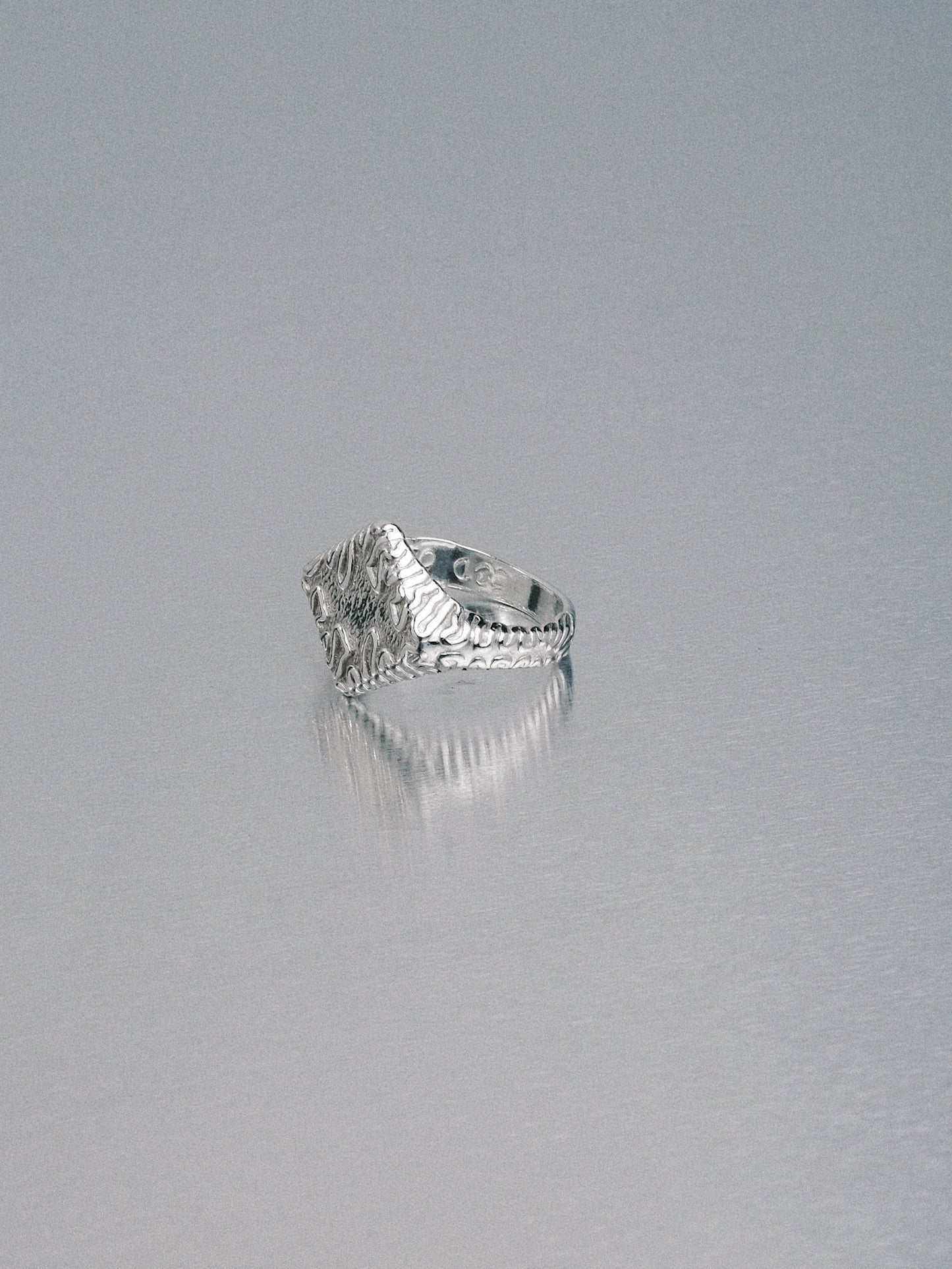 Biomorphic Diamond Signet, 925 silver