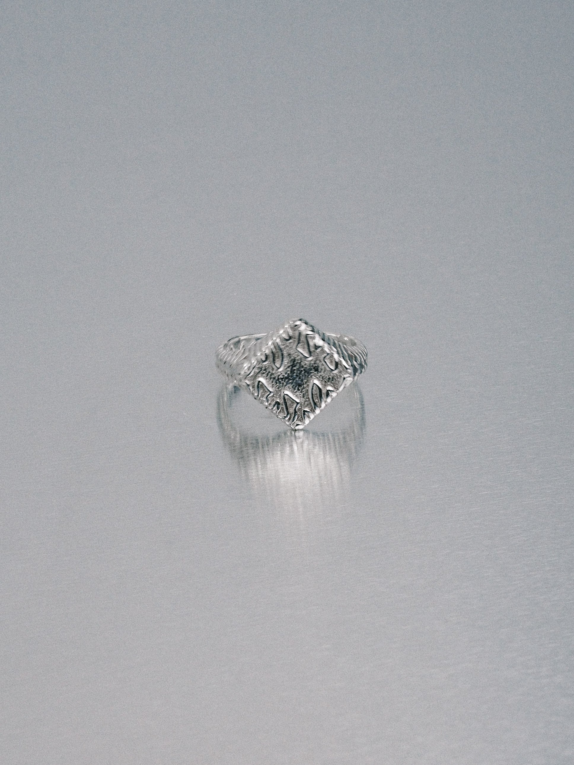 Biomorphic Diamond Signet, 925 silver