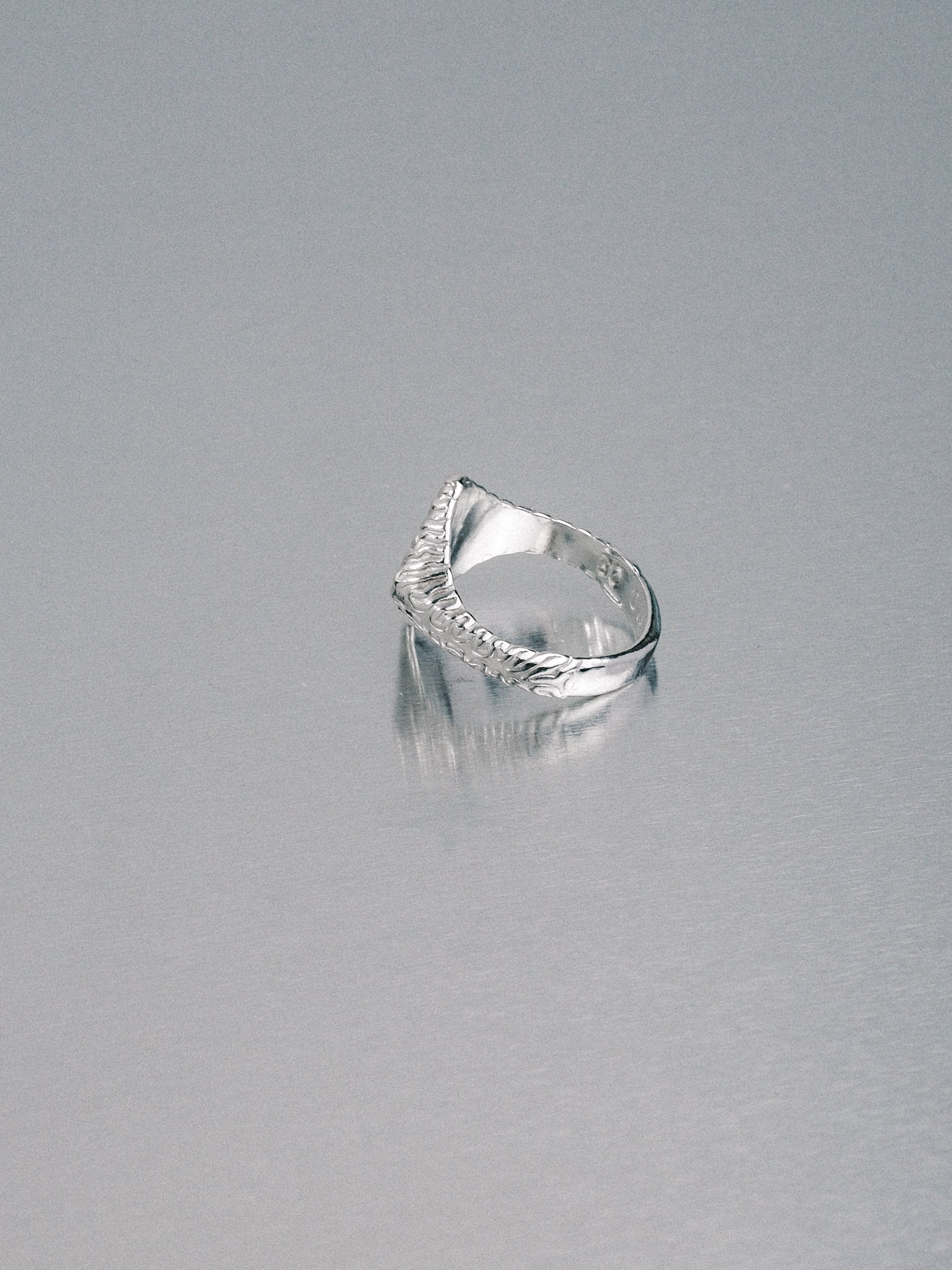 Biomorphic Diamond Signet, 925 silver