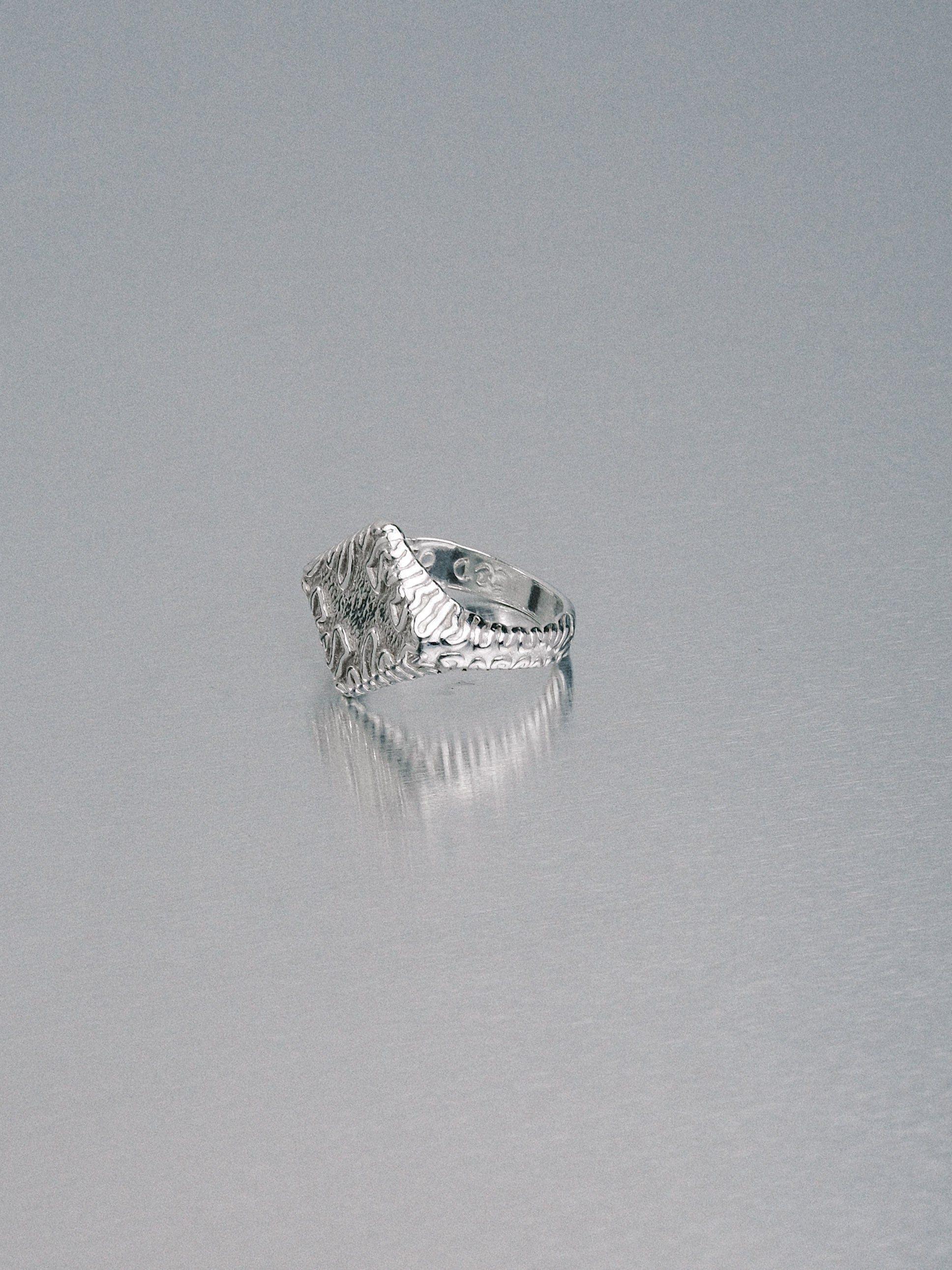 Biomorphic Diamond Signet, 925 silver
